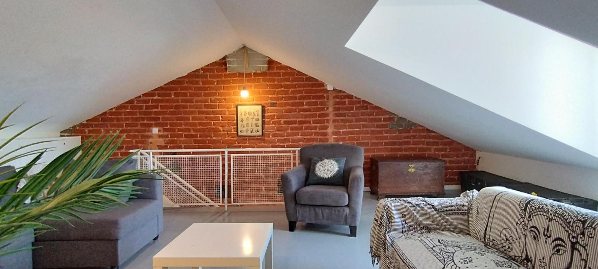 Apartment At Your Feet *