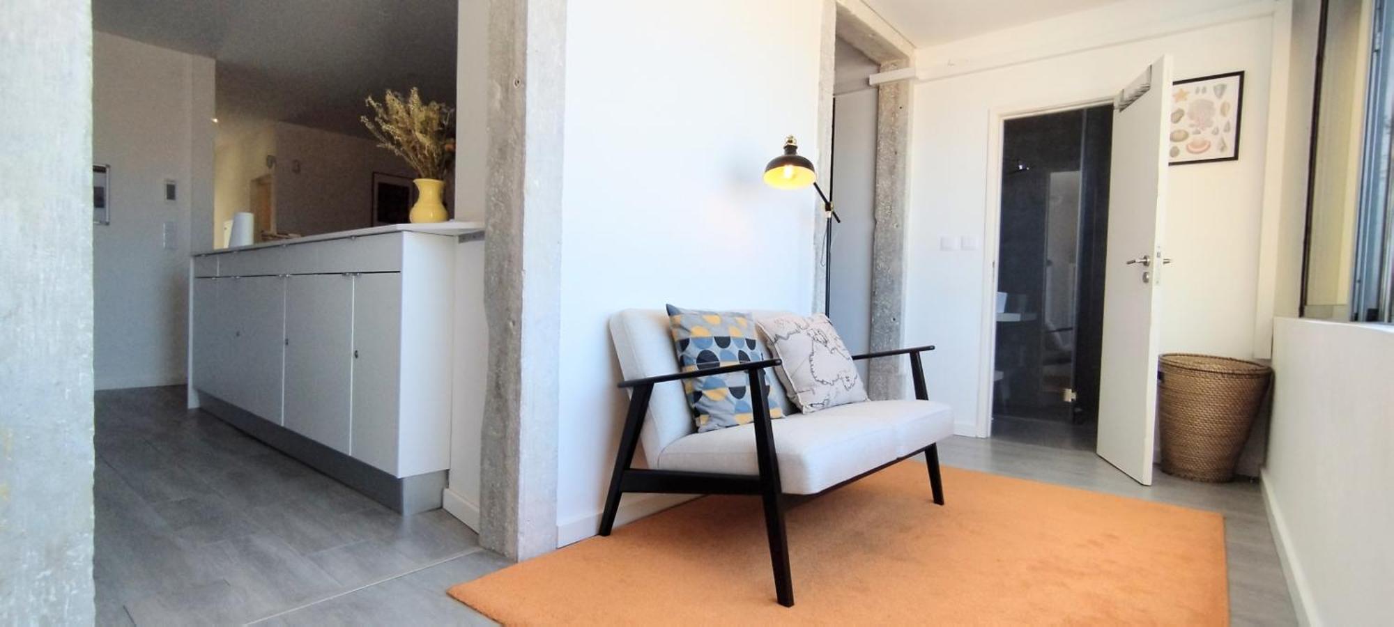 Apartment At Your Feet *